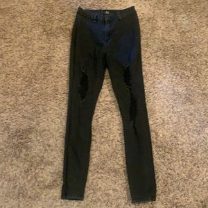 Bbj Los Angeles size 4 high rise ripped fish net jeans